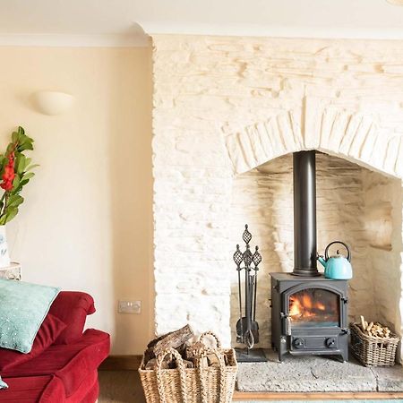 2 Tan Yr Eglwys Villa Pontardawe Exterior photo