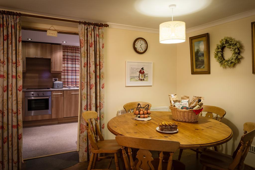 2 Tan Yr Eglwys Villa Pontardawe Exterior photo
