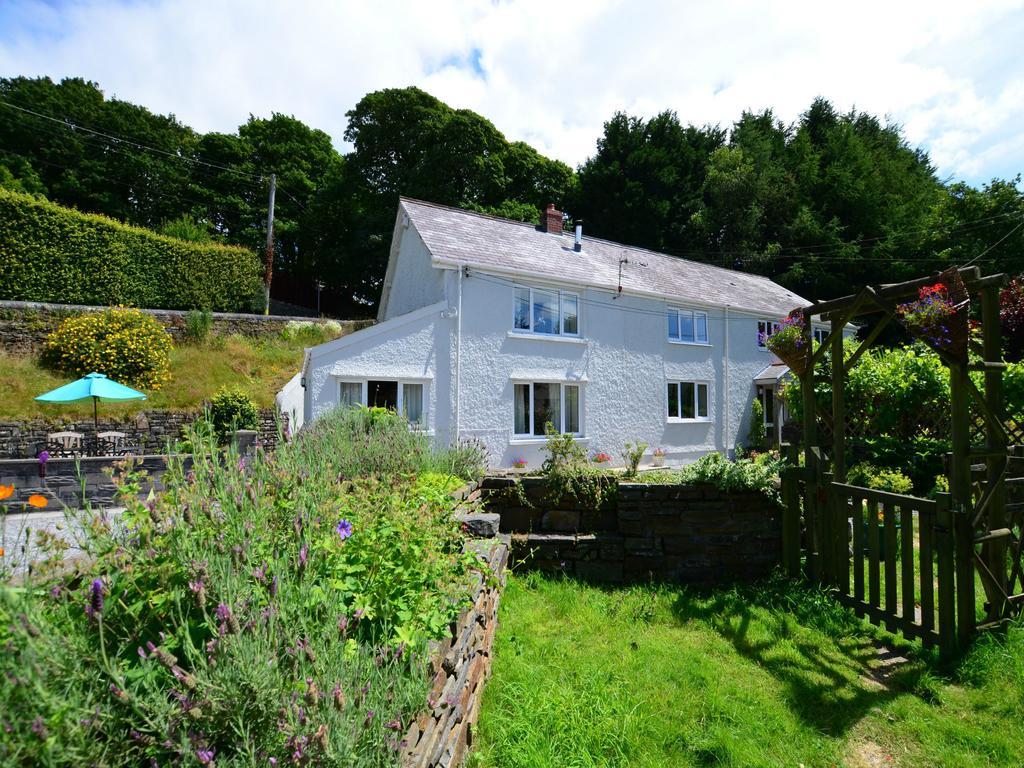 2 Tan Yr Eglwys Villa Pontardawe Exterior photo