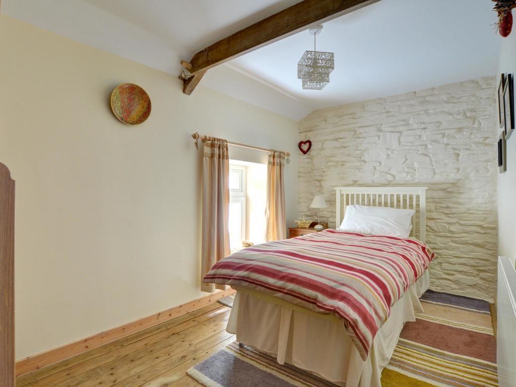 2 Tan Yr Eglwys Villa Pontardawe Exterior photo