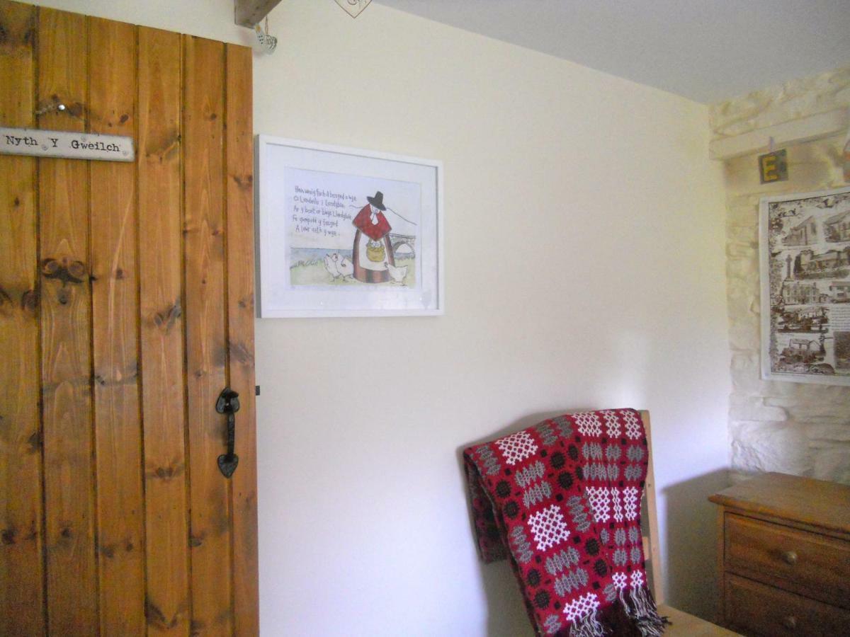 2 Tan Yr Eglwys Villa Pontardawe Exterior photo